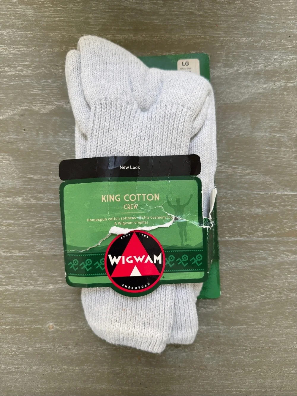 Wigwam Men’s King Cotton Crew Socks. Size 9-12. Gray color. New with tags.